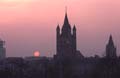 Februar: Sonnenuntergang mit Kirche Groß St. Martin