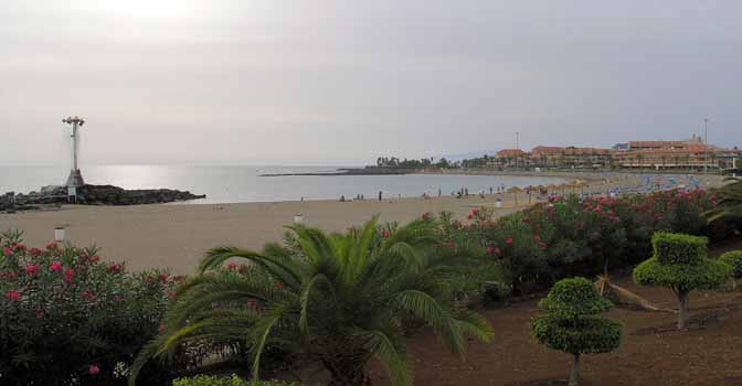 Januar: Abendstimmung am Strand bei Los Christianos