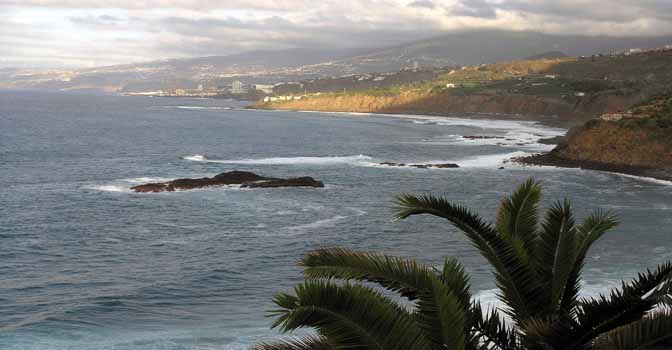 April: Blick vom Ferienhaus in Richtung Puerto de la Cruz