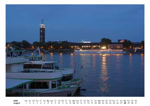 November: Deutzer Rheinufer mit Hotelschiff vor der koelnmesse 